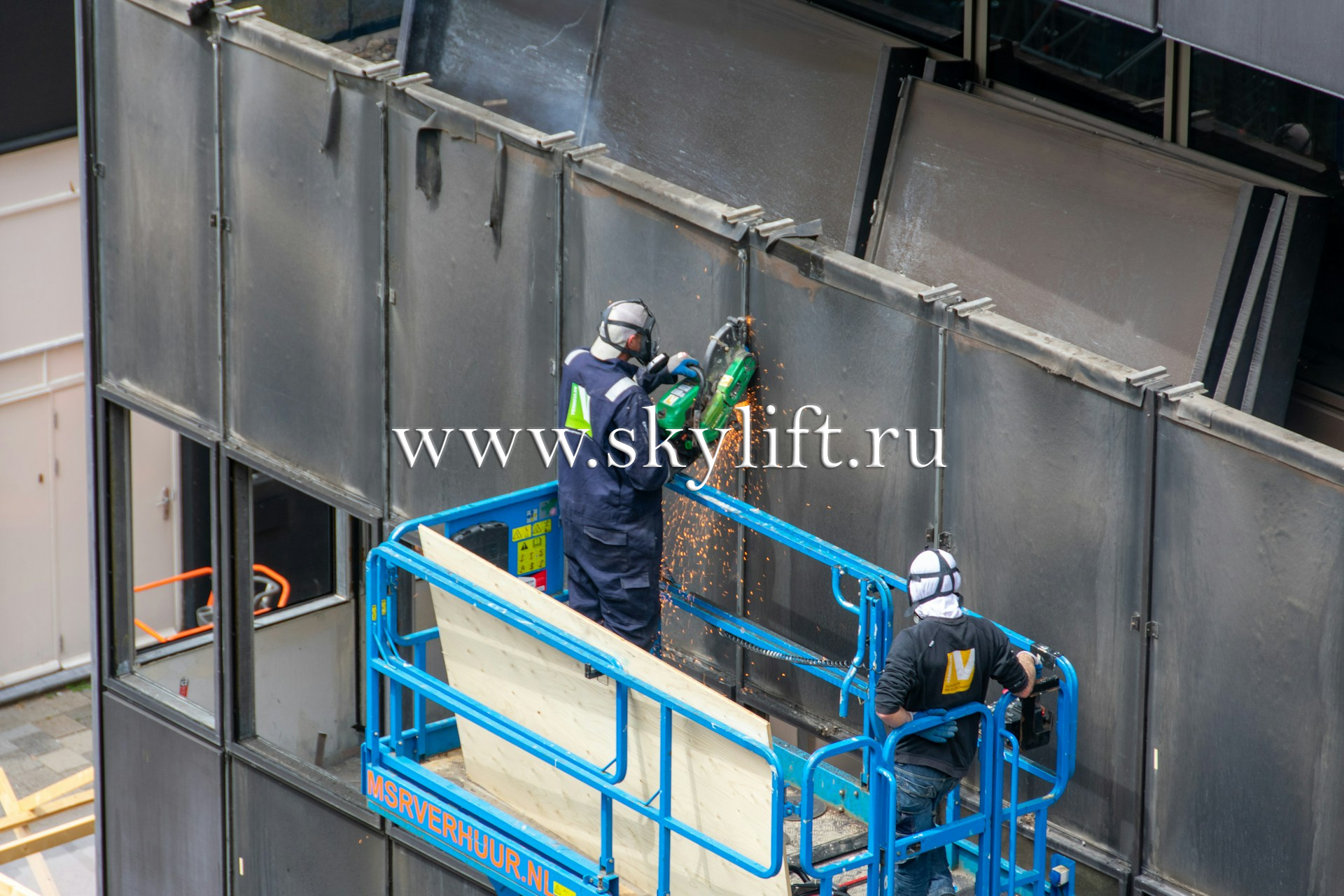 Какую автовышку купить: практические советы по выбору техники